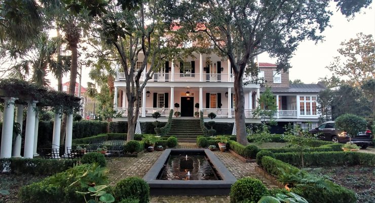 This beautiful house was built in about 1799, but was moved from its original location -- which was about 100 feet north of the current spot -- in 1967. It was moved to make way for the development around what is now the Charleston Gaillard Center. You'd never know that this was not its original home.