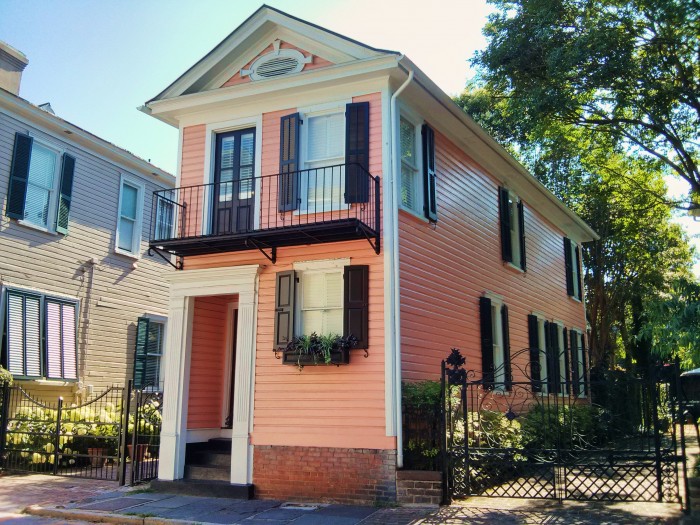 Charleston, SC is full of wonderful houses of all sizes. This little pink one is on the smaller end of the scale.