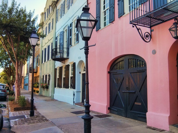 Rainbow Row in Charleston, SC is one of the iconic spot in the city. This stretch of 13 connected antebellum houses is unparalleled in the US.
