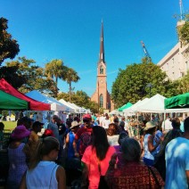 The Charleston Farmers Market in Marion Square is always a rocking place to be on a Saturday morning, particularly when the weather is this gorgeous.