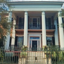 There are so many spectacular colonial and antebellum houses in Charleston SC... this is just another one (which was built in 1848).