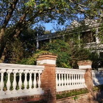 Charleston, SC is full of amazing houses and gardens. This is just another one.