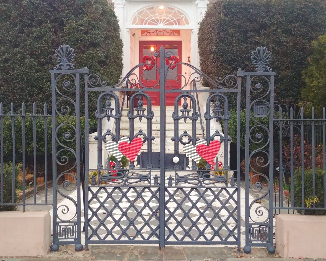 This beautiful gate along the High Battery, at 17 East Battery, is well dressed for Valentine's Day. A loving one to all of you from Glimpses of Charleston.