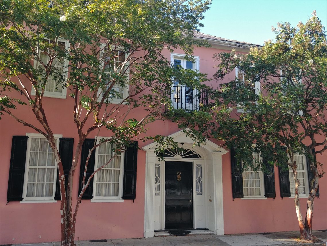 This eye-catching pre-revolutionary pink house (c. 1740) on Tradd Street is framed by two crepe myrtle trees, which can be easily identified by their distinctive blotchy bark.