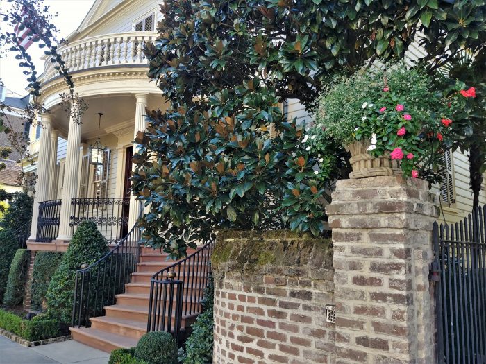 This house, c. 1783, on Meeting Street is full of Charleston beauty. On its top is a rooftop lantern or cupola, which is an unusual feature for a private house, as they are more common in public or institutional buildings.