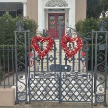 This festive house and gate on East Battery sure is in the Valentine's Day mood.