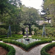 This eye-catching garden on South Battery belongs to a house that was built c. 1800 by John Blake, one of the early presidents of the Bank of South Carolina.