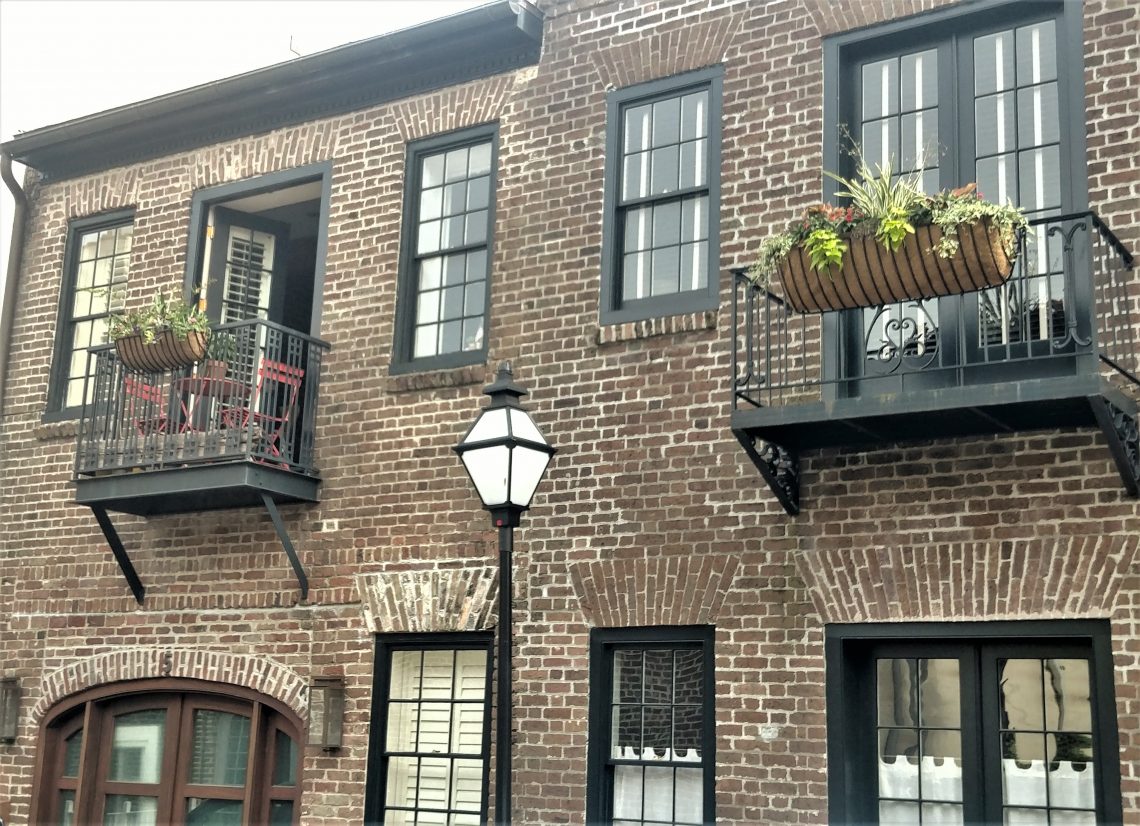This pretty scene is on Cordes Street, near Waterfront Park. The area, which was once home to a number of wharfs, was developed between 1790 and 1800 -- primarily by a wealthy merchant and wharf owner Samuel Prioleau (pronounced "pray-low"). This street was named after his wife's family.
