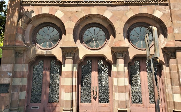 This very cool looking building on East Bay Street was built as a bank, but later became the home for a restaurant -- Saracen. The name of the restaurant came from the Moorish Revival style of architecture that was described as "Saracenic."