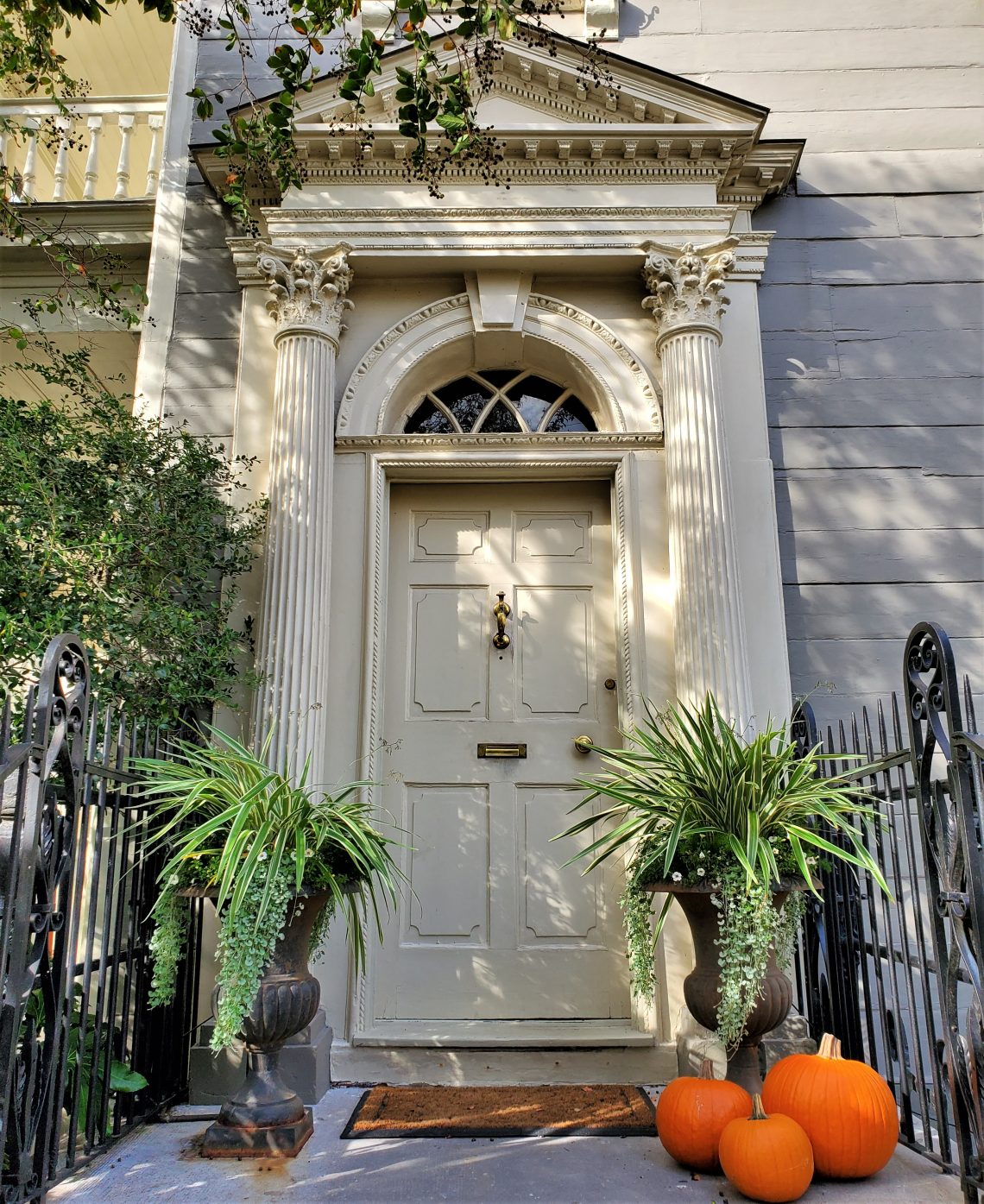 This beautiful door, accessorized for the season, belongs to the Col. John Stuart House on Tradd Street -- a wonderful Colonial era house (c. 1767). Col. Stuart, a native born Scotsman, had been appointed Superintendent of Indian Affairs for the southern British colonies in 1762, but in 1775 had to flee Charleston for stirring up the Native Americans against the colonists in the early stages of the American Revolutionary War. 