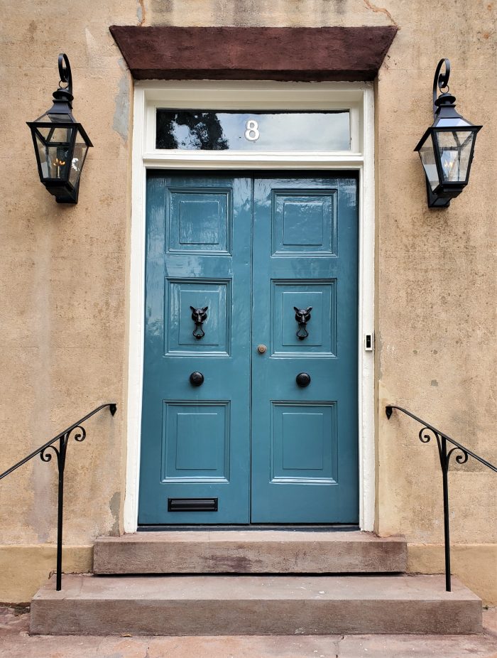 This cool door is on a house on St. Michael's Alley that was designed by the famed architect EB White in 1848. Not only is he a great architect, he shares his name with the creator of Charlotte's Web and other wonderful books  :)