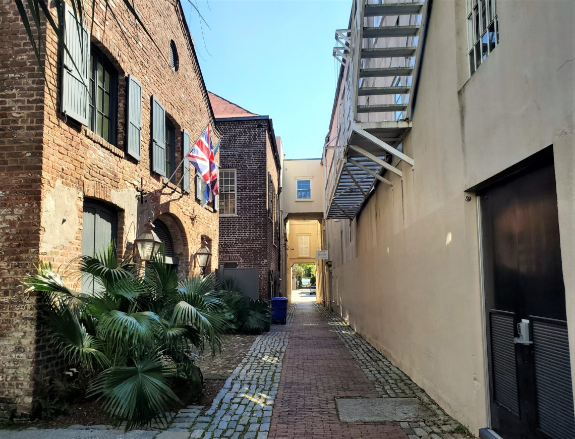 Unity Alley is one of the cool cut-throughs you can find in Charleston.  McCrady's Tavern was built there in the late 1700's and in 1791 a banquet given in honor of the first president of the United States, George Washington, was held in its famous Long Room.